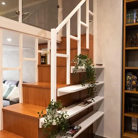 Freya - Trendy Loft Apartment