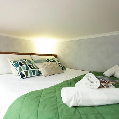 Freya - Trendy Loft