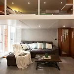 Freya - Trendy Loft 아파트
